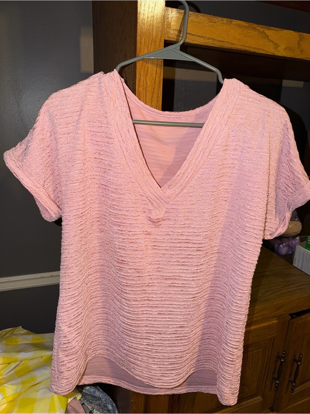 Pink V-Neck Textured top, size M NWOT